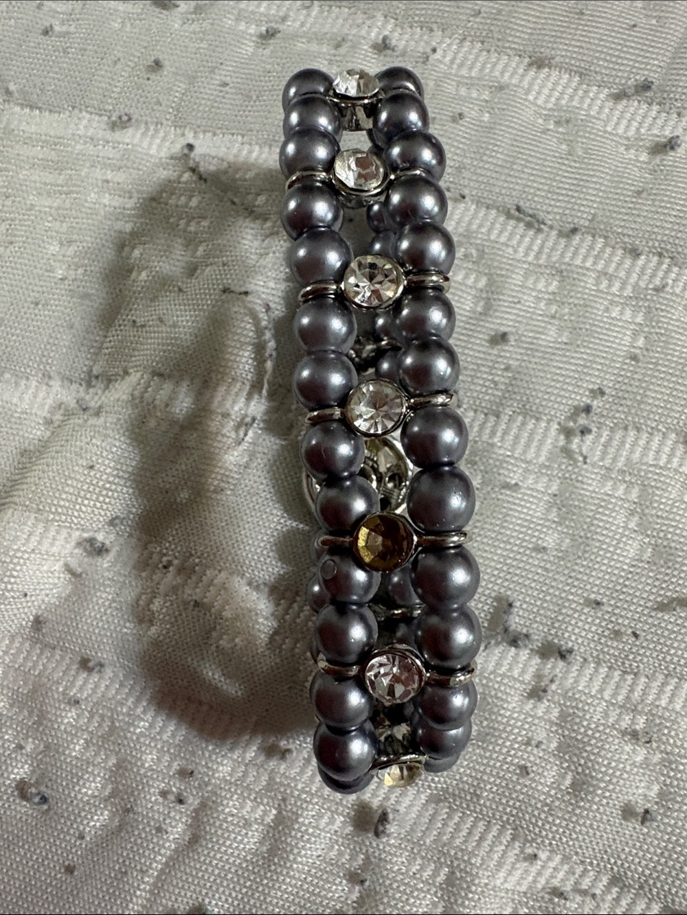 Elegant Silver Pearl Bracelet using small snaps. With jewels. Stretchy bracelet - Picture 6 of 7
